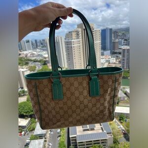 PRE OWNED AUTHENTIC GUCCI CANVAS TOTE SHOULDER  BAG IN GOOD CONDITION